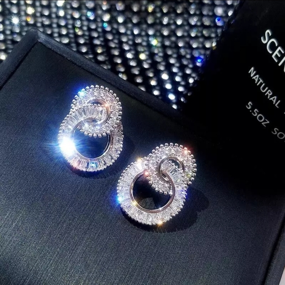 HOST PICK 😍 Stunning Crystal Stud Earrings - Picture 2 of 5
